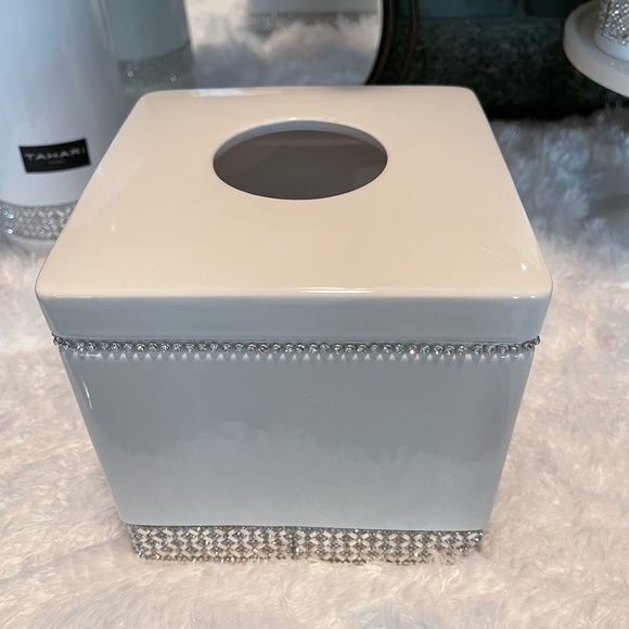 🎉SOLD🎉Tahari White RHINESTONES Crystals Luxe Glam 5 Pc Set | NEW! - Picture 6 of 9